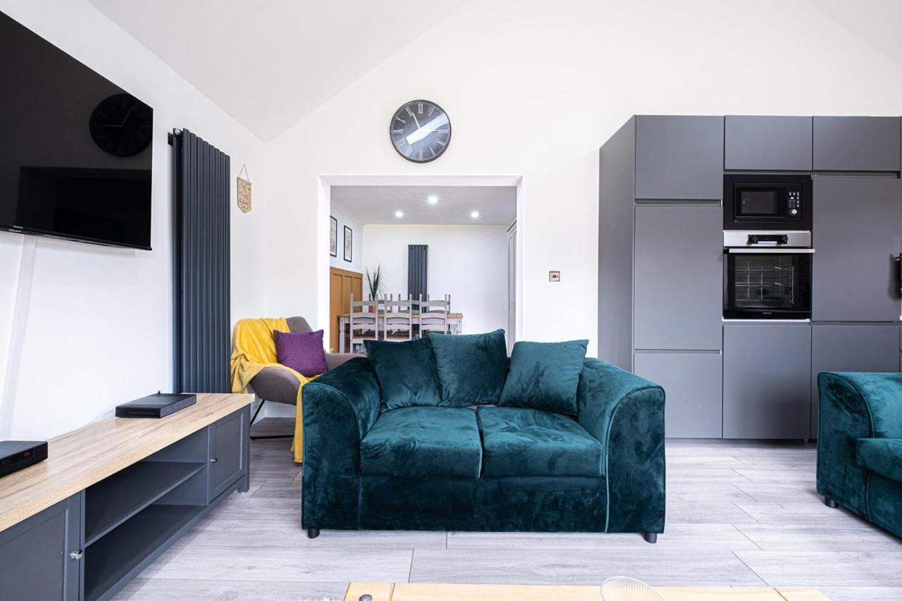 7 Guests - 4 Bedroom - Free Wi-Fi - Kettering Eksteriør billede